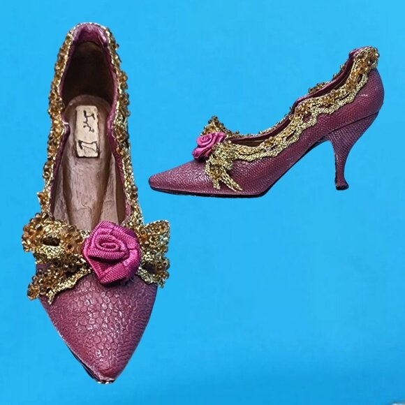 Victorian Purple Shoe Ornaments with Roses Gold Trim Ribbons Old Hollywood Style - Picture 2 of 10